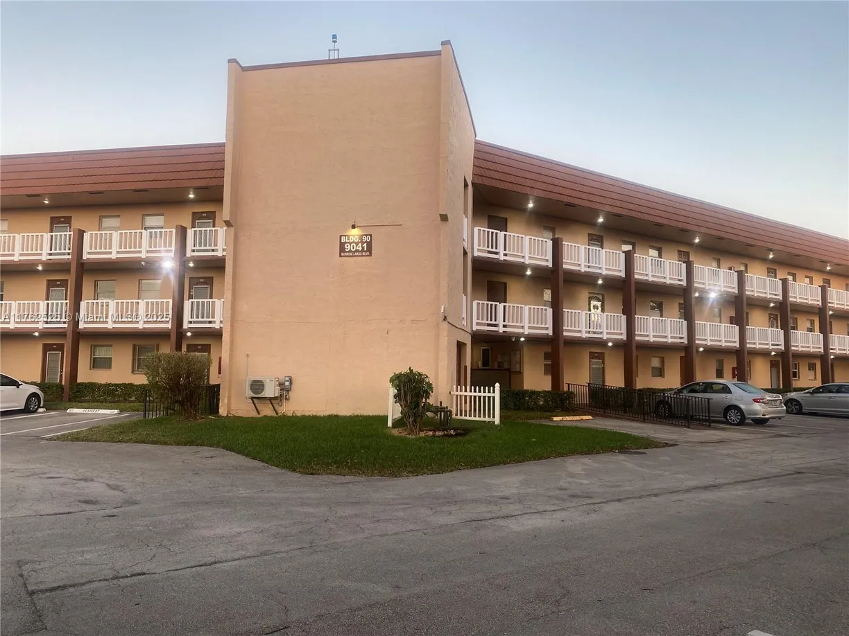 South Florida Real Estate | View 9041 Sunrise Lakes Blvd, 213 | 1 Bed, 1 Bath