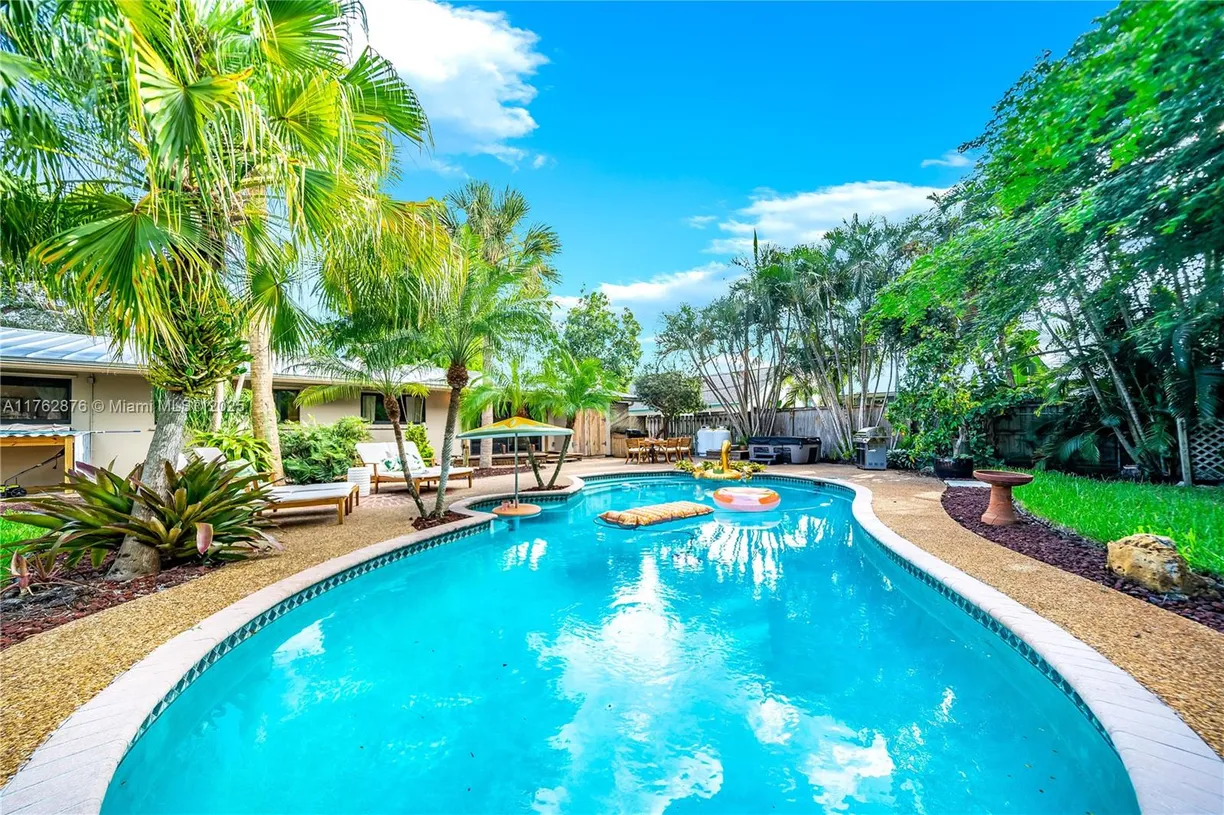 South Florida Real Estate | View 1715 NE 36th St | 3 Beds, 2 Baths