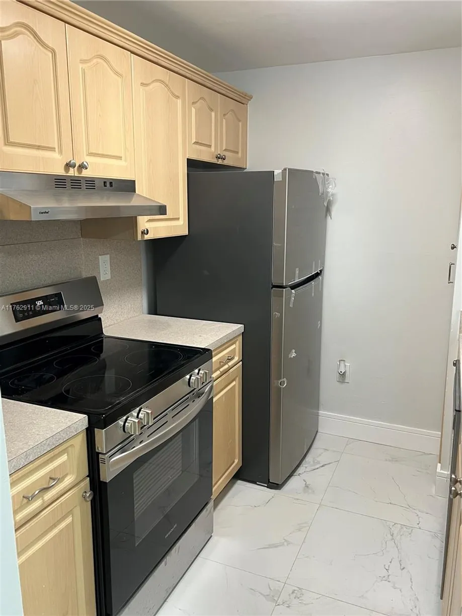South Florida Real Estate | View 7125 NW 186th St, B408 | 2 Beds, 2 Baths