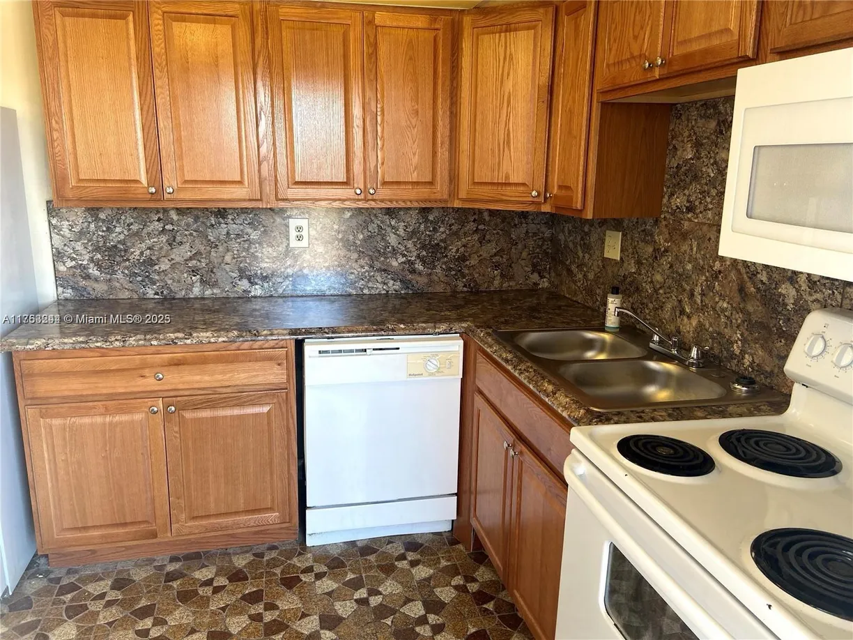 South Florida Real Estate | View 14170 SW 84th St, 309-F | Listing