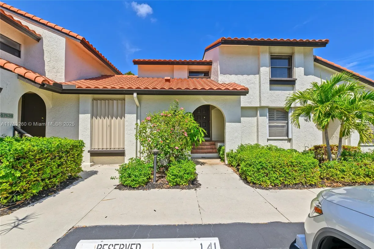 South Florida Real Estate | View 5762 Fox Hollow Dr, C | 3 Beds, 3 Baths
