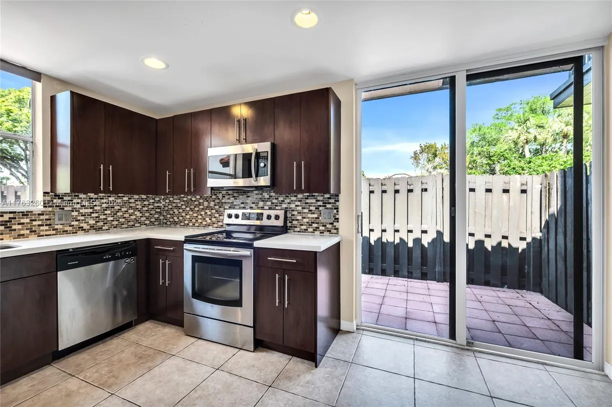 South Florida Real Estate | View 5762 Fox Hollow Dr, C | Listing