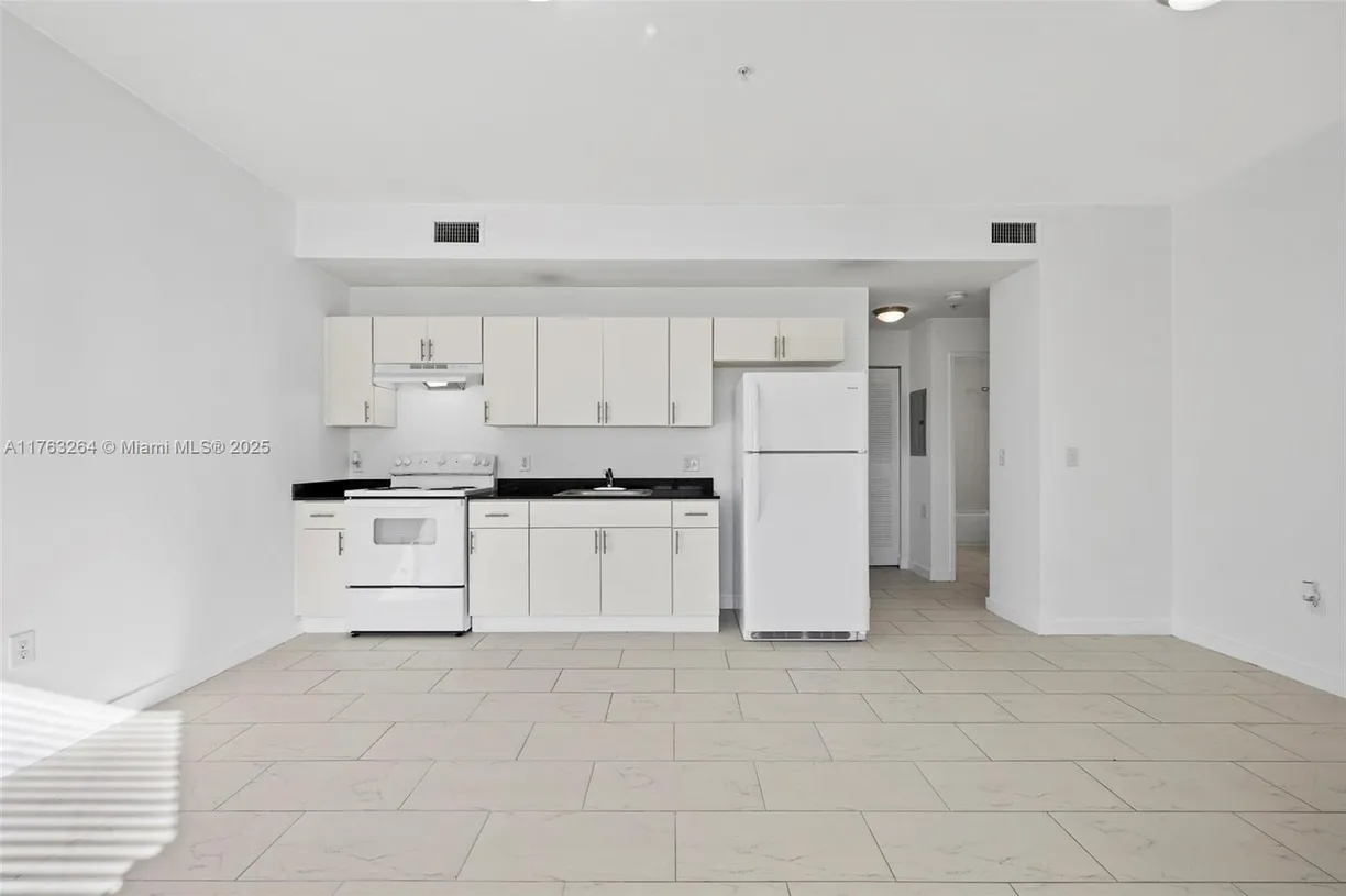 South Florida Real Estate | View 405 E 7th St, 204 | 1 Bed, 1 Bath