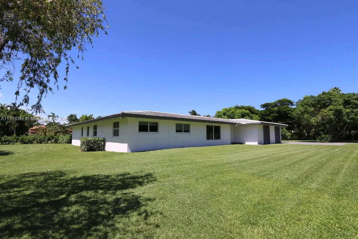 South Florida Real Estate | View 6695 SW 96th St | 4 Beds, 3 Baths