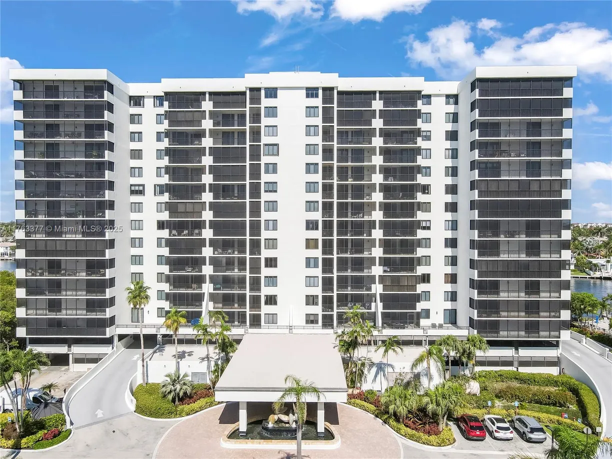 South Florida Real Estate | View 3420 S Ocean Blvd, 4Z | 2 Beds, 2 Baths