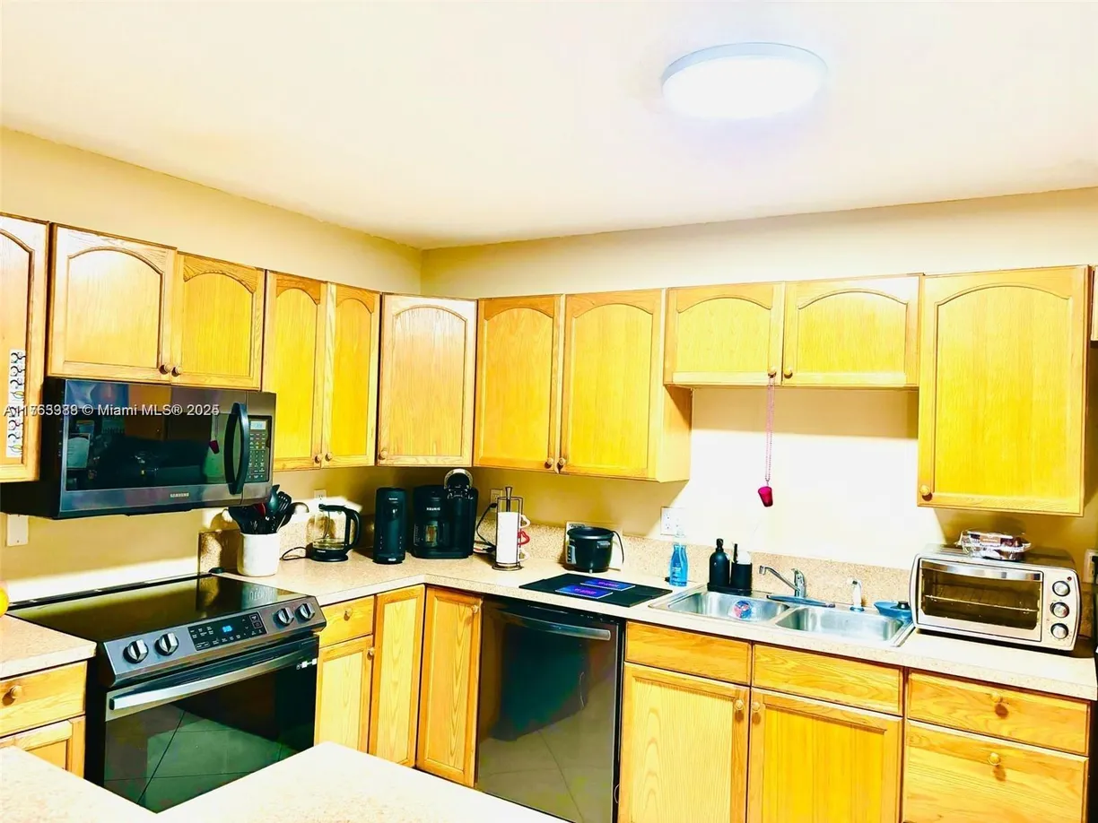 South Florida Real Estate | View 1113 SW 24th Ave | Listing