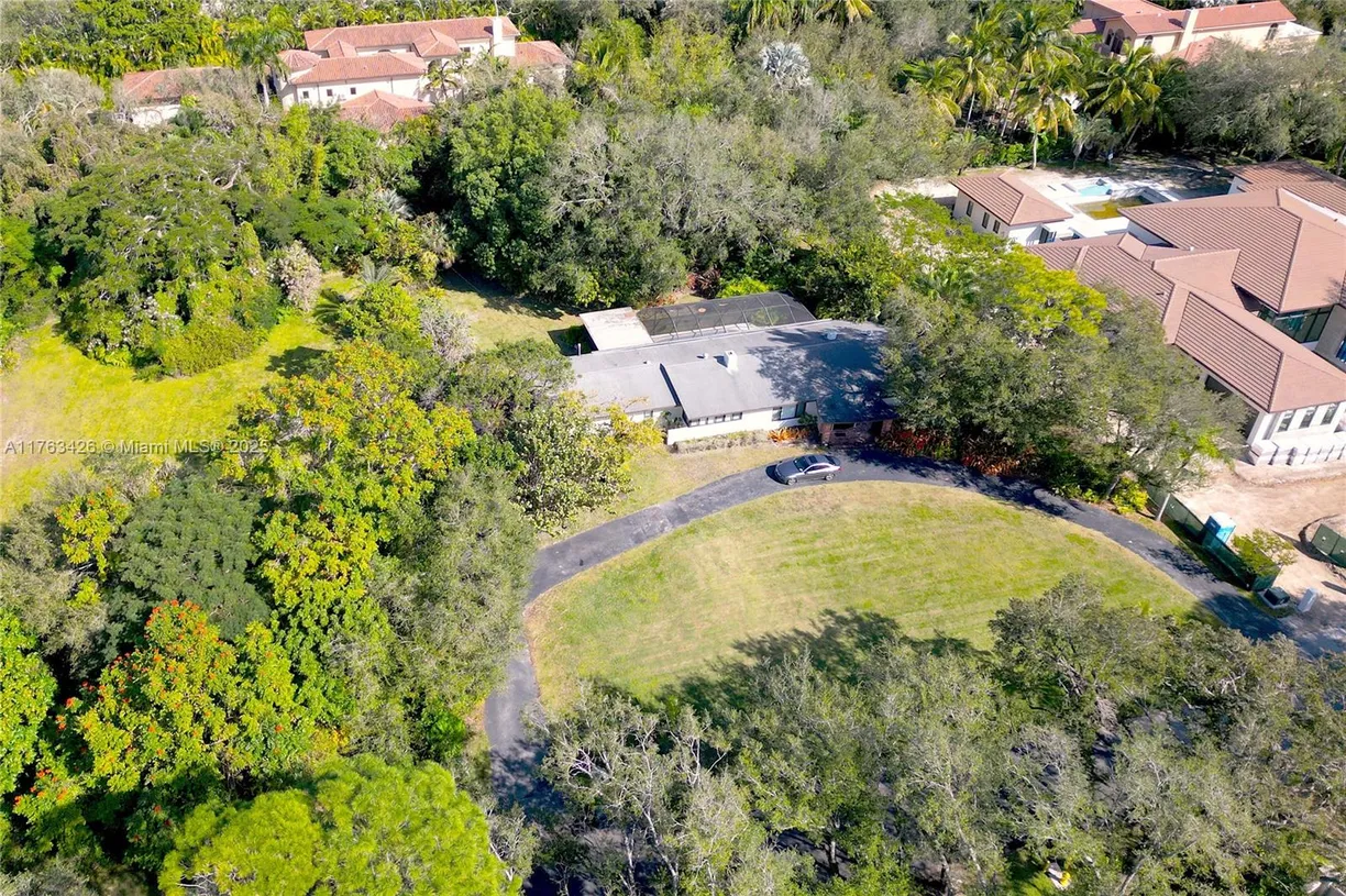 South Florida Real Estate | View 6735 SW 92nd St | 3 Beds, 2 Baths