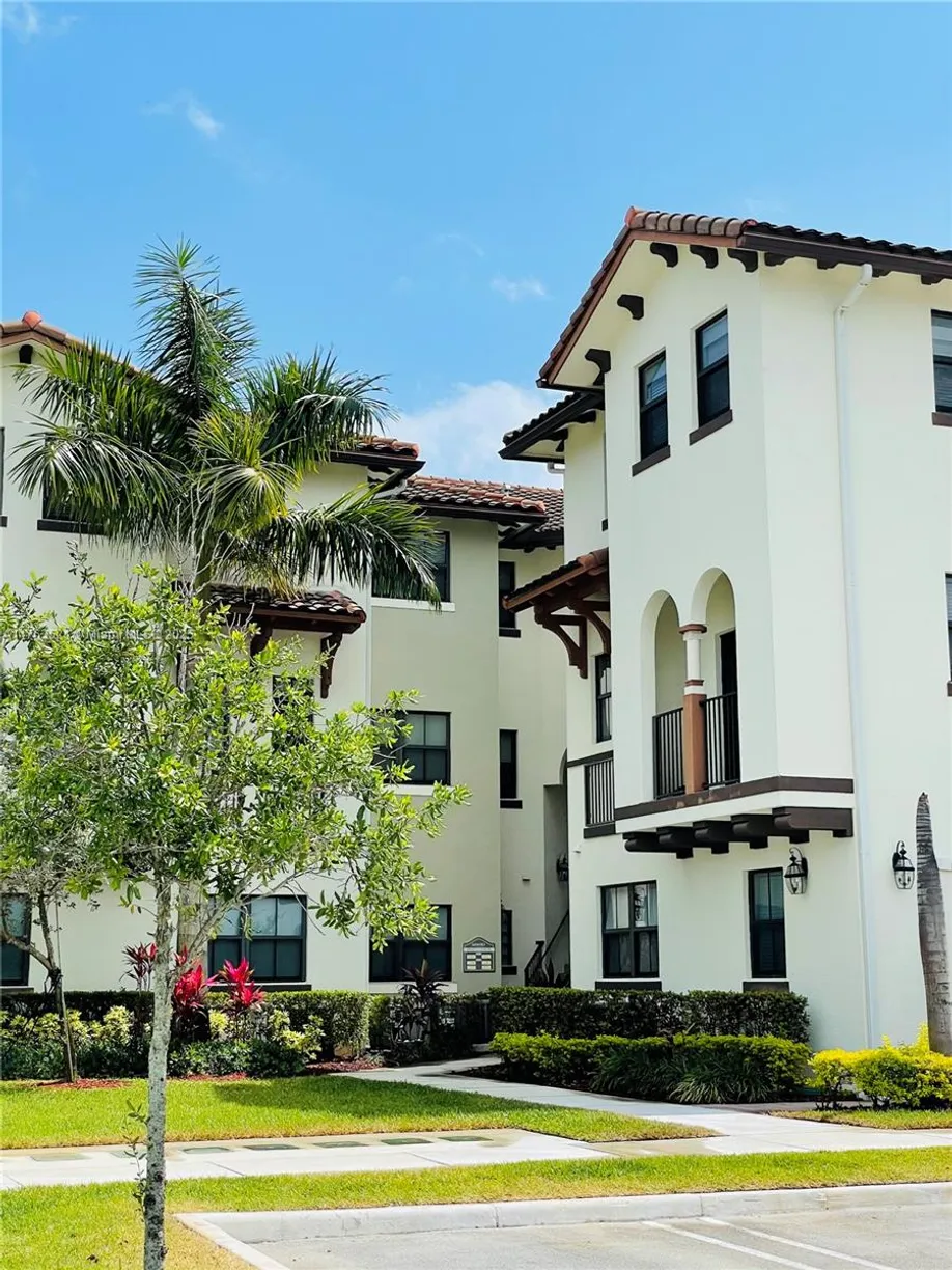 South Florida Real Estate | View 10620 NW 88th St, 221 | Listing