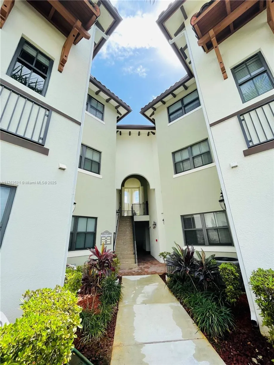 South Florida Real Estate | View 10620 NW 88th St, 221 | Listing