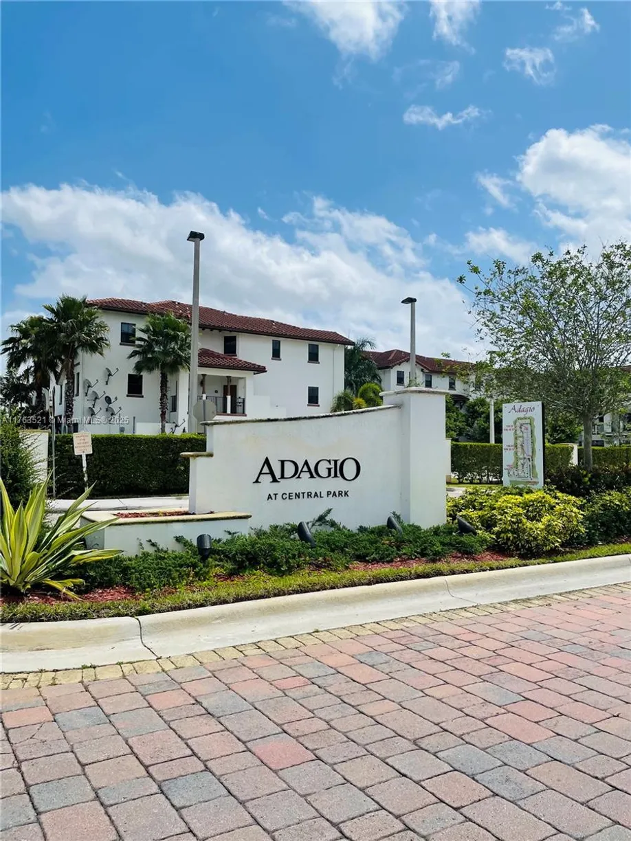 South Florida Real Estate | View 10620 NW 88th St, 221 | 2 Beds, 2 Baths