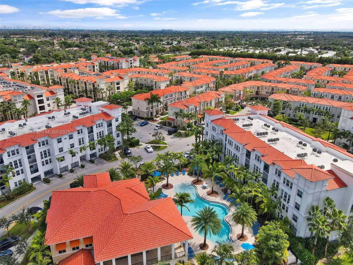 South Florida Real Estate | View 10170 SW 7th St, 23-307 | 3 Beds, 2 Baths