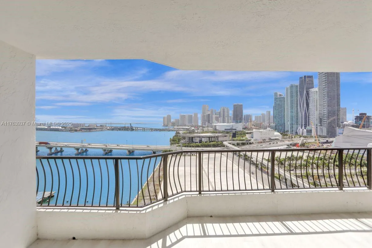 South Florida Real Estate | View 555 NE 15th St, 20I | Listing