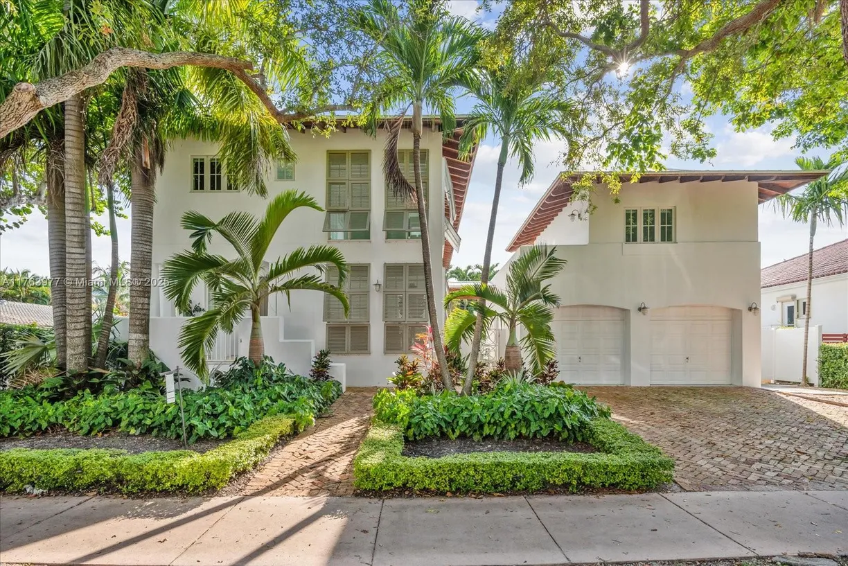 South Florida Real Estate | View 350 E Woodcrest Rd | 6 Beds, 5 Baths