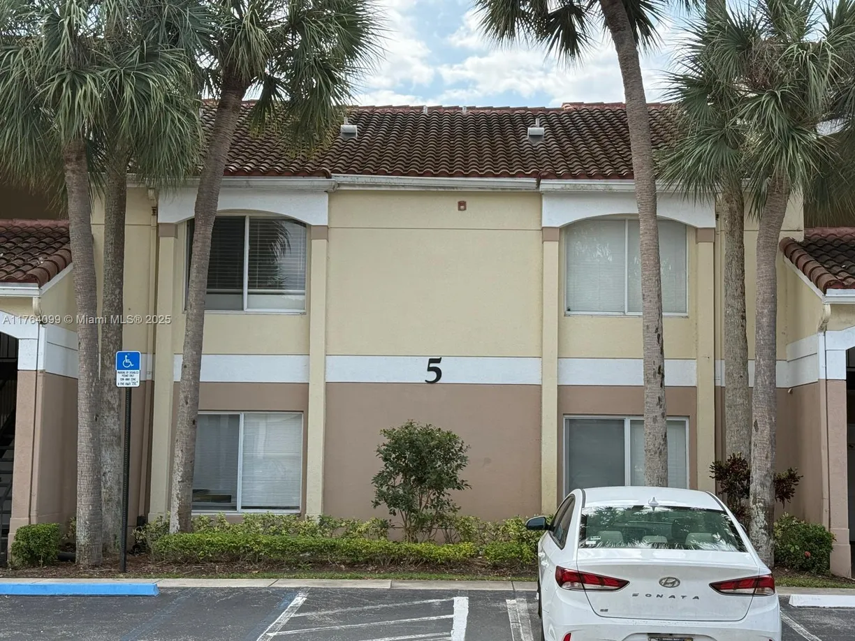 South Florida Real Estate | View 815 W Boynton Beach Blvd, 5-101 | Listing