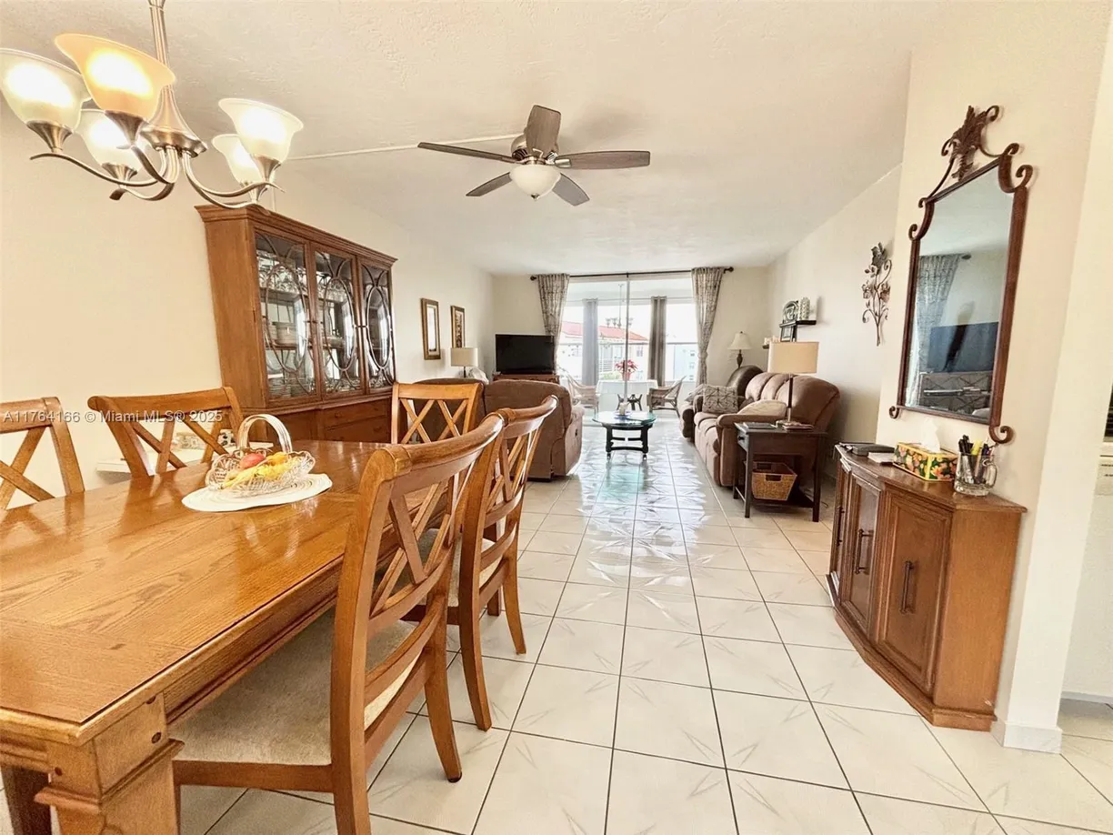 South Florida Real Estate | View 2801 Somerset Dr, 406 | Listing