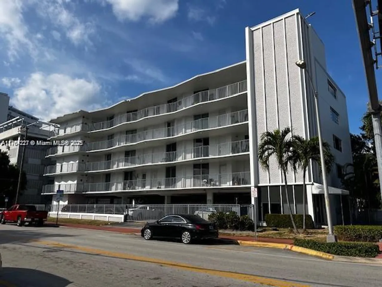 South Florida Real Estate | View 1100 Alton, 5D | Listing