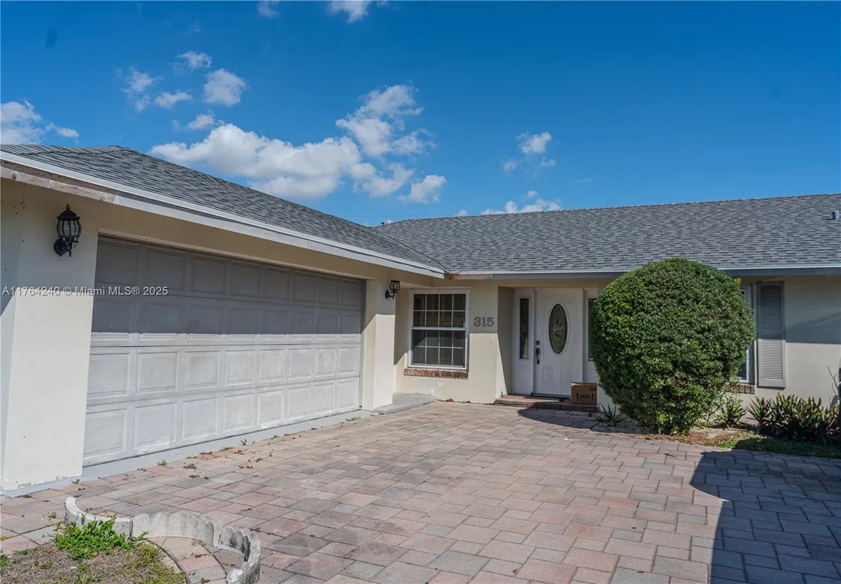 South Florida Real Estate | View 315 SW 12th Ave | Listing