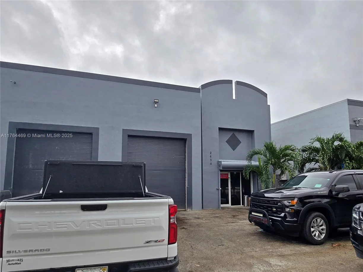 South Florida Real Estate | View 2620 W 79th St