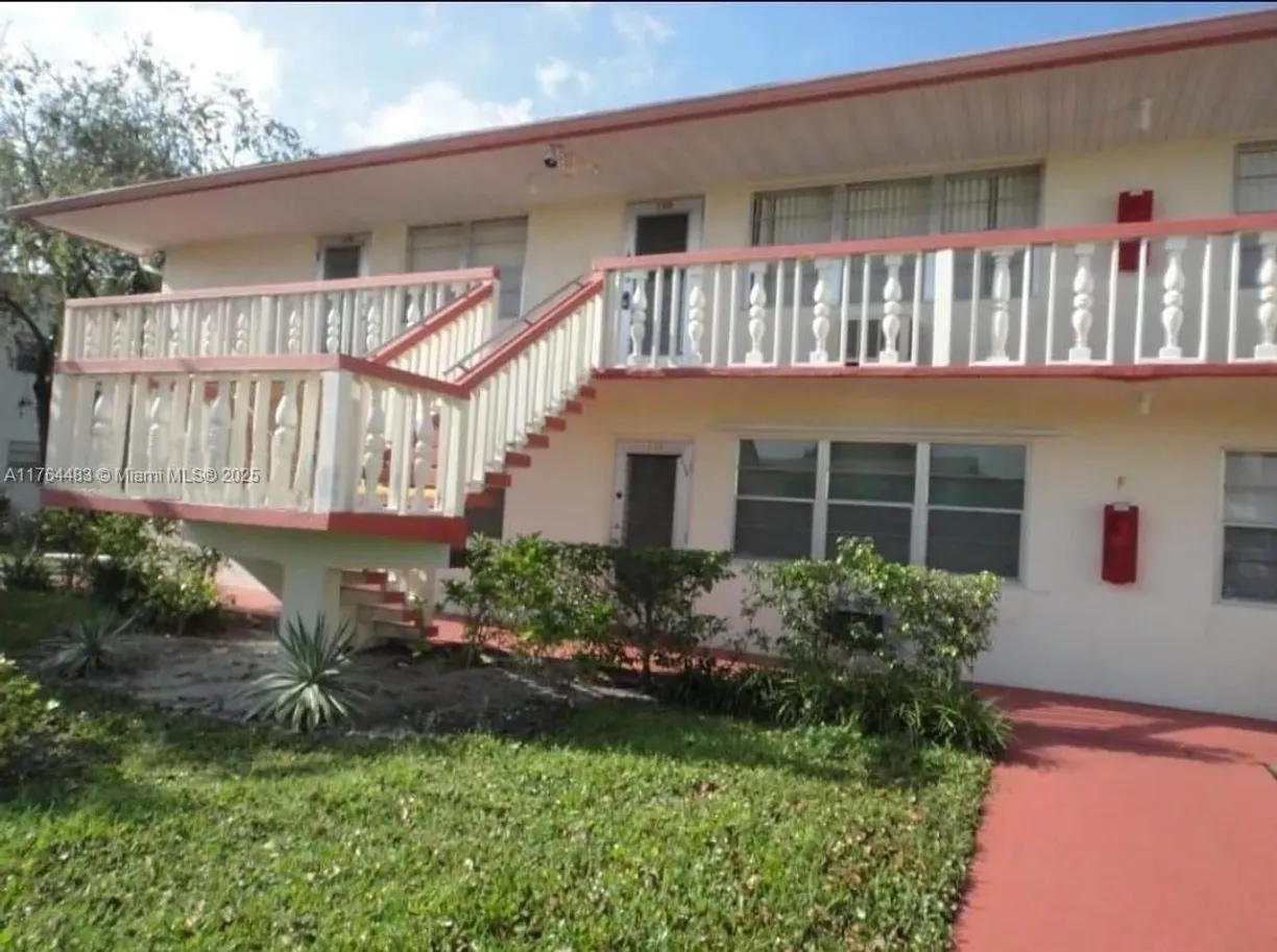 South Florida Real Estate | View 130 Camden, F | 1 Bed, 1 Bath