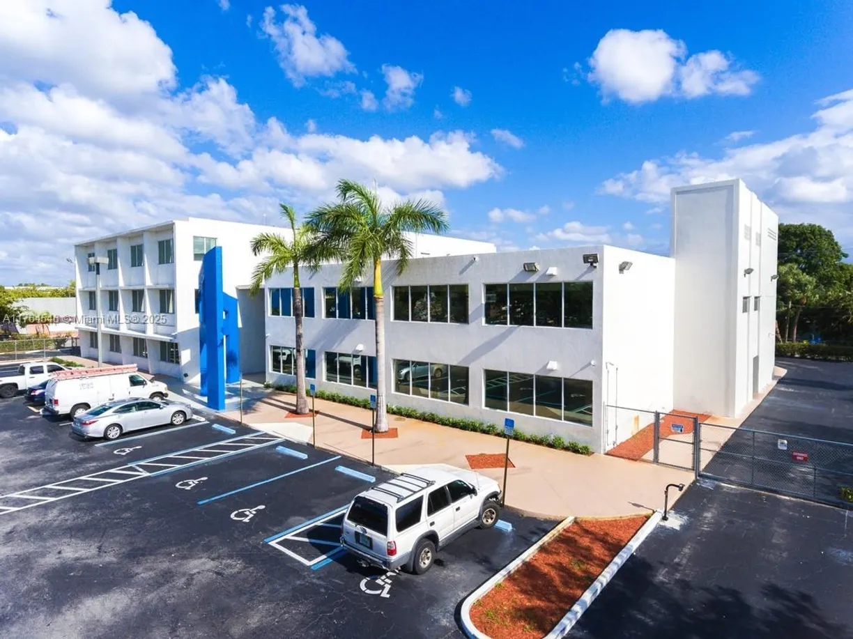 South Florida Real Estate | View 3521 W Broward Blvd, 208