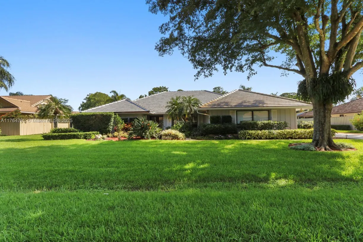 South Florida Real Estate | View 15 W Balfour Rd | 3 Beds, 2 Baths