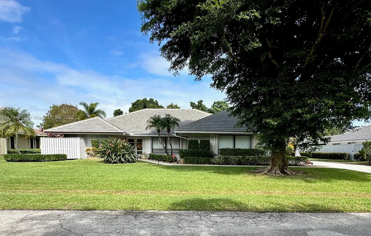 South Florida Real Estate | View 15 W Balfour Rd | Listing