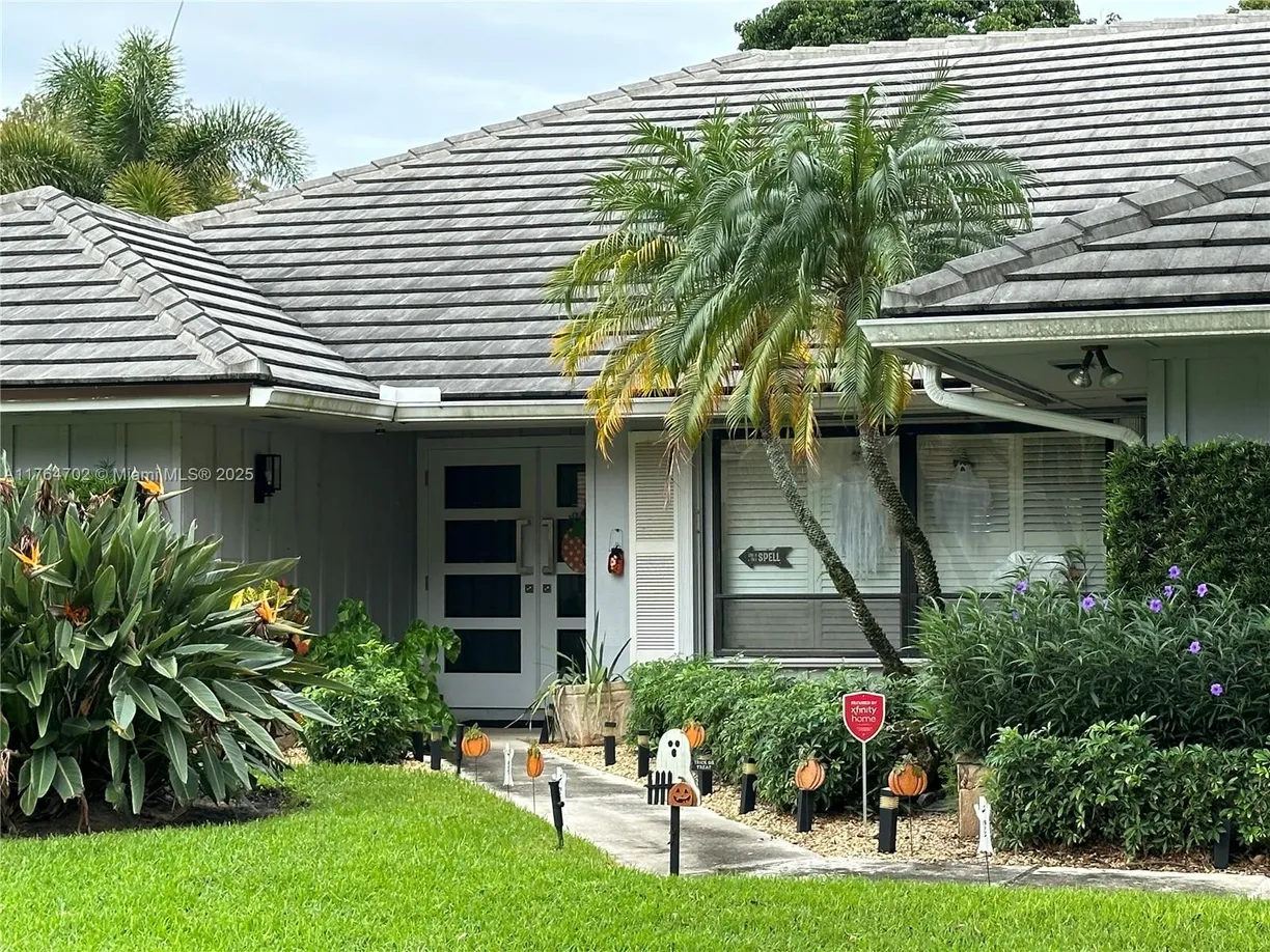 South Florida Real Estate | View 15 W Balfour Rd | Listing