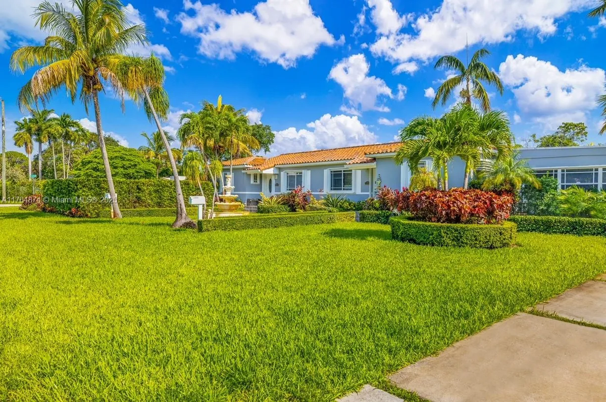 South Florida Real Estate | View 905 NE 111th St, 903 | 2 Beds, 1 Bath