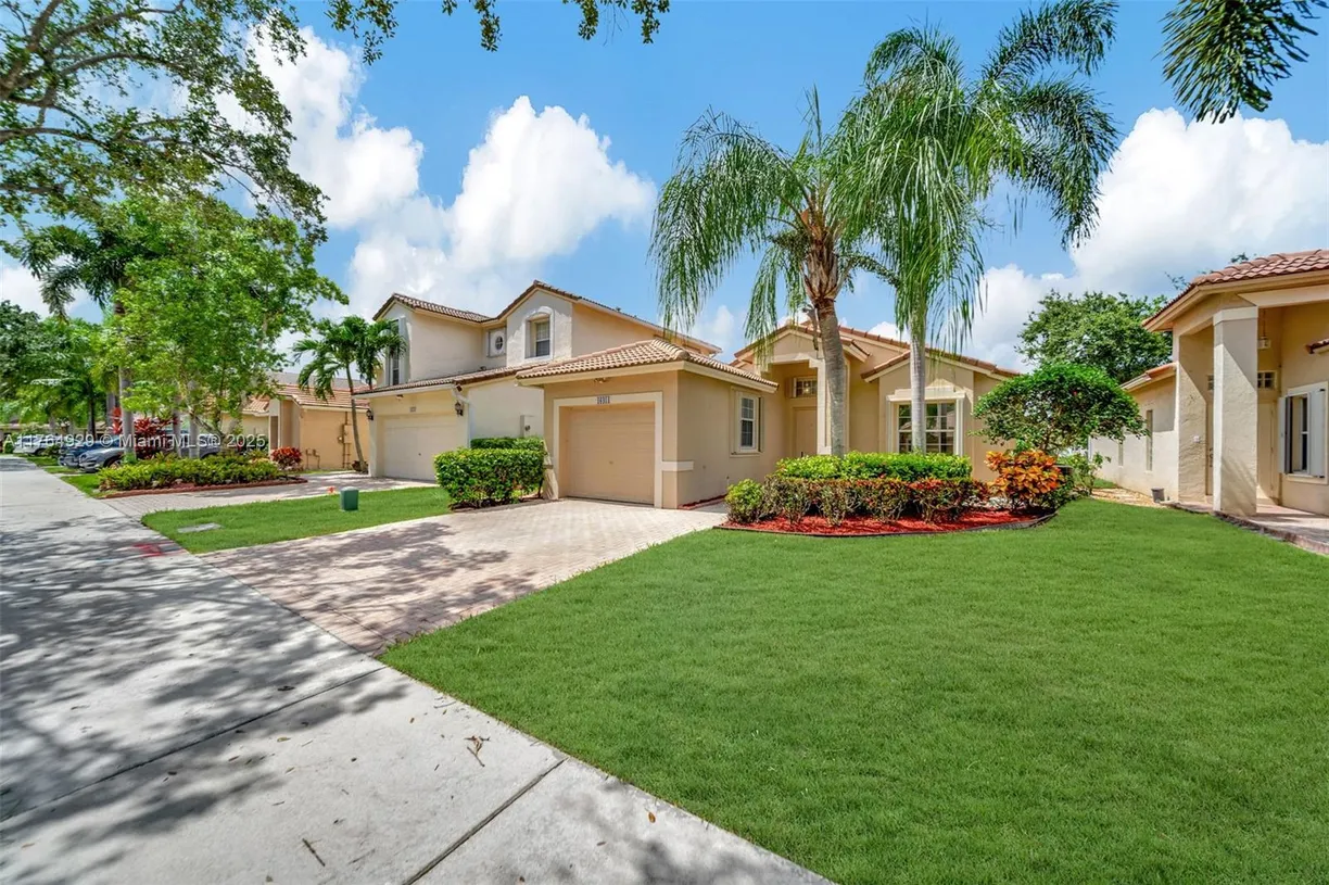 South Florida Real Estate | View 16411 Sapphire Bnd | 3 Beds, 2 Baths