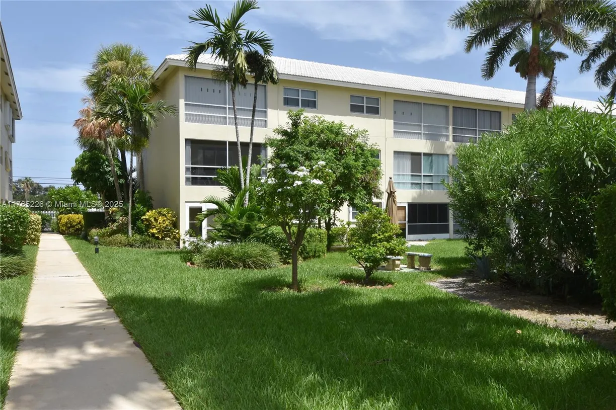 South Florida Real Estate | View 1951 NE 39th St, 260 | 1 Bed, 1 Bath