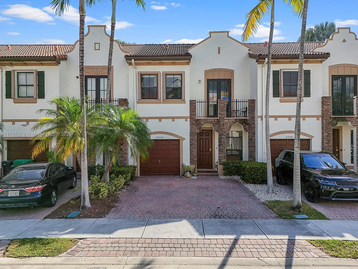 South Florida Real Estate | View  | 3 Beds, 2 Baths