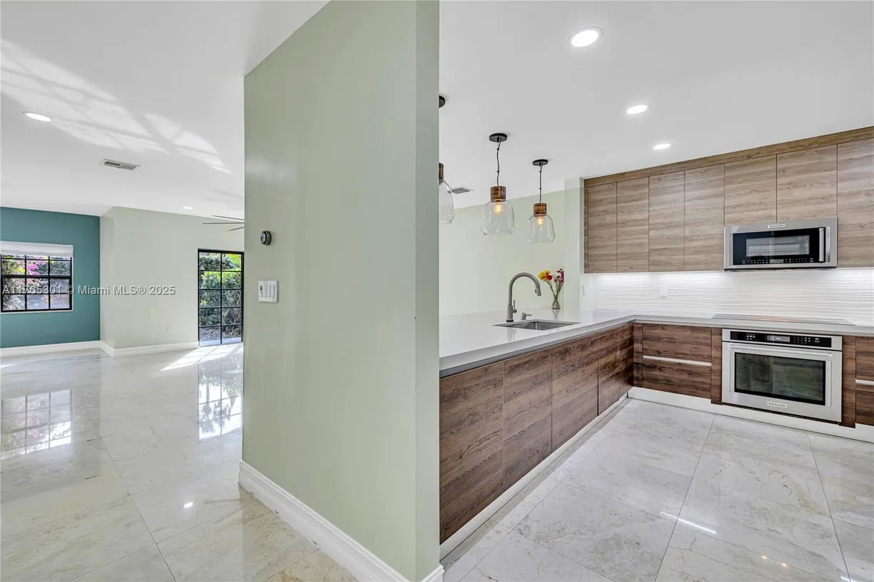 South Florida Real Estate | View 4424 Hidden Harbour Ter | Listing