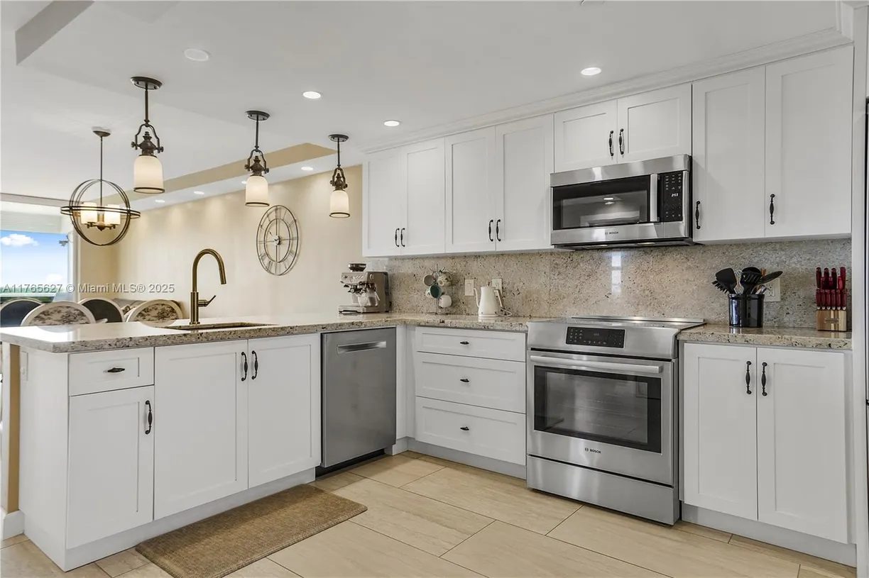 South Florida Real Estate | View 3520 Oaks Way, 810 | Listing