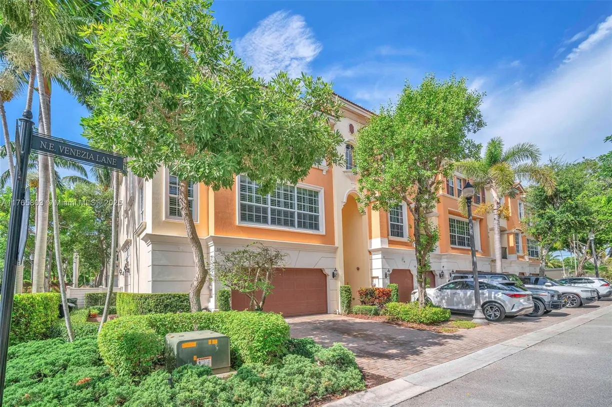 South Florida Real Estate | View 616 NE VENEZIA LANE, 616 | Listing