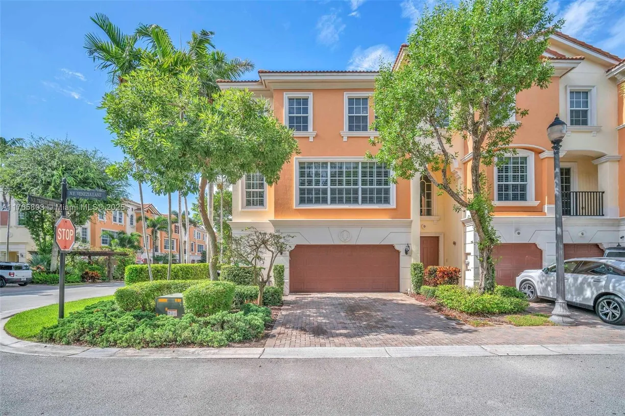 South Florida Real Estate | View 616 NE VENEZIA LANE, 616 | Listing