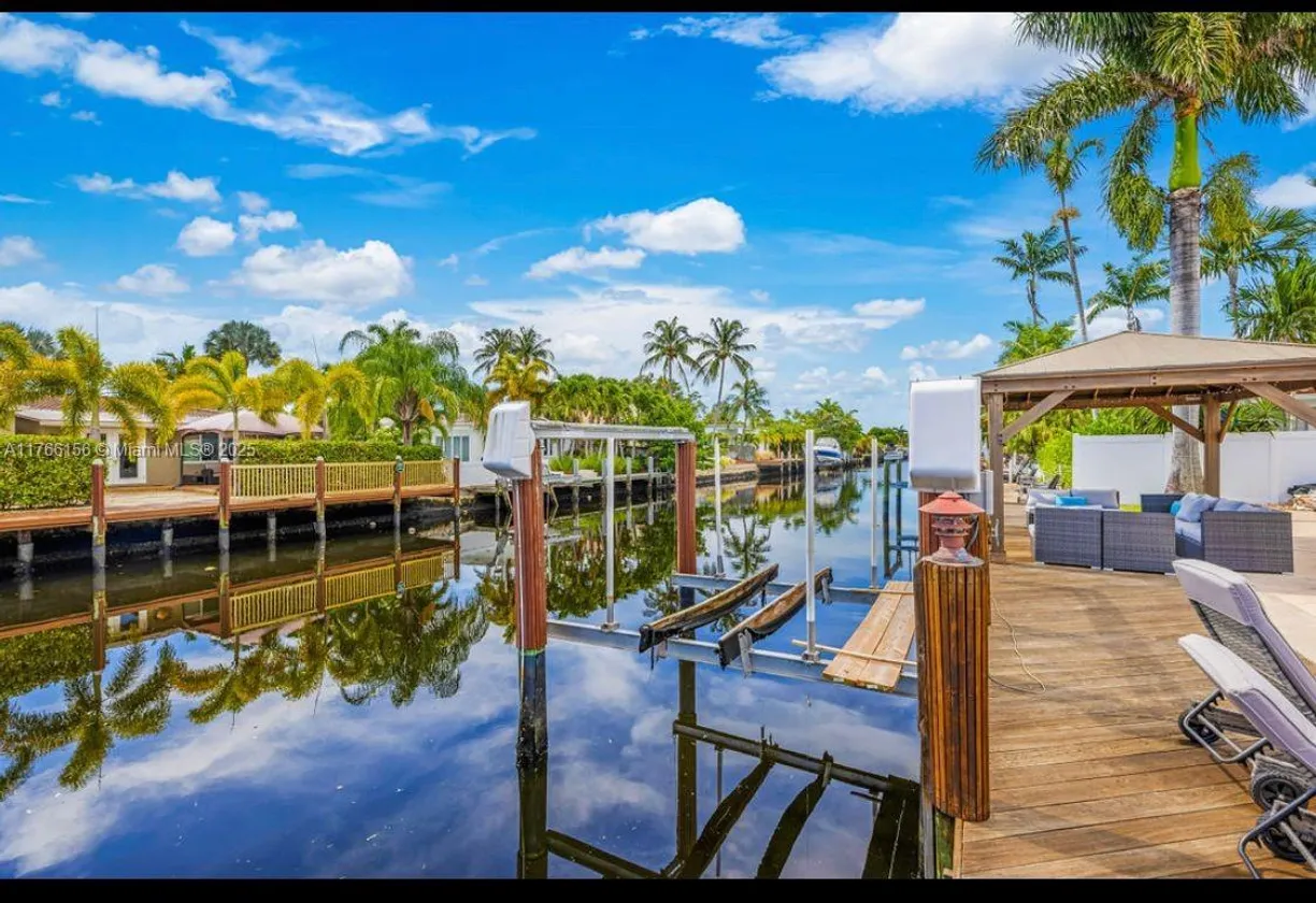 South Florida Real Estate | View 2424 NE 18th Ave | Listing