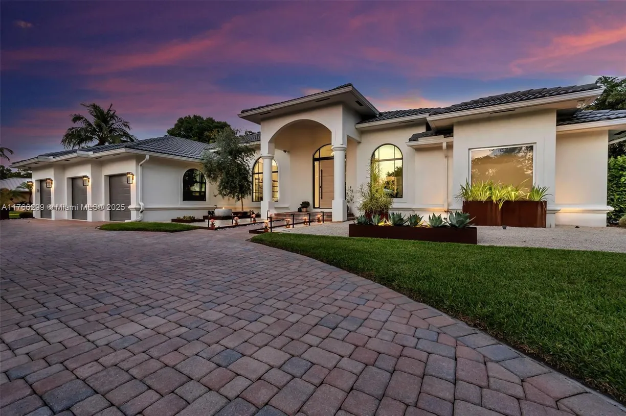 South Florida Real Estate | View 2300 SW 102nd Dr | 4 Beds, 3 Baths