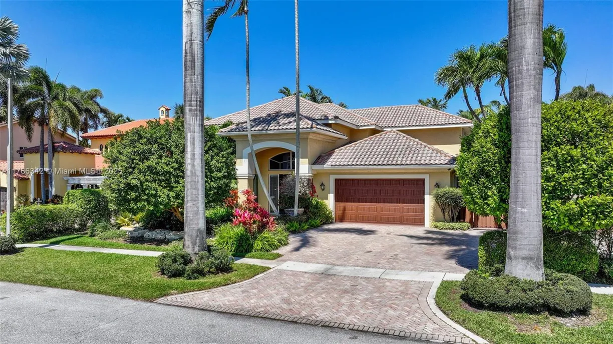 South Florida Real Estate | View 389 Oregon Ln | Listing