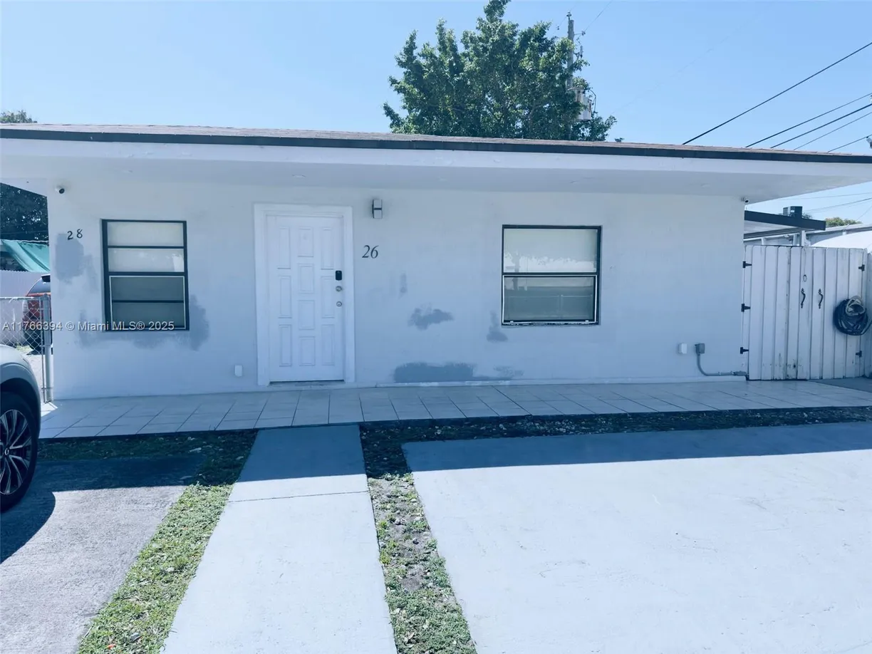 South Florida Real Estate | View 26 E 48th St, 26 | 2 Beds, 2 Baths