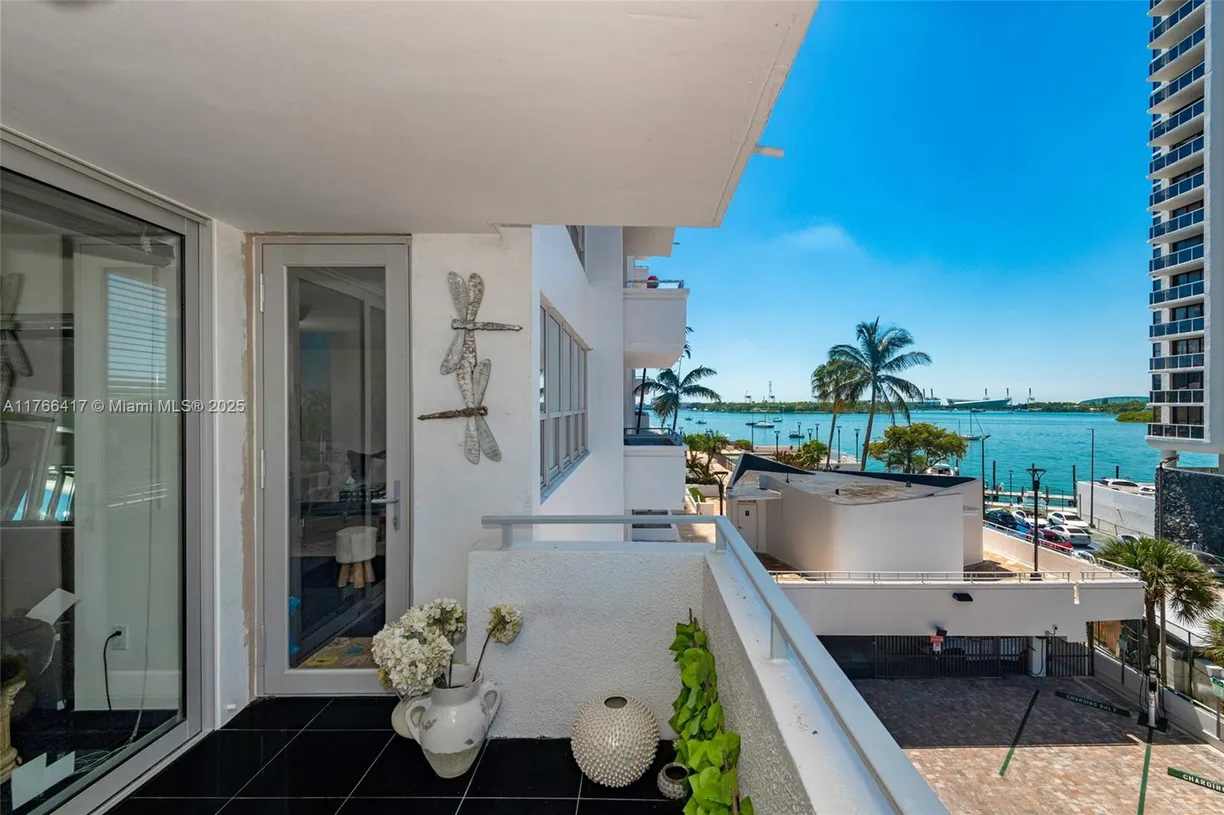 South Florida Real Estate | View 11 Island Ave, 409 | 1 Bed, 1 Bath