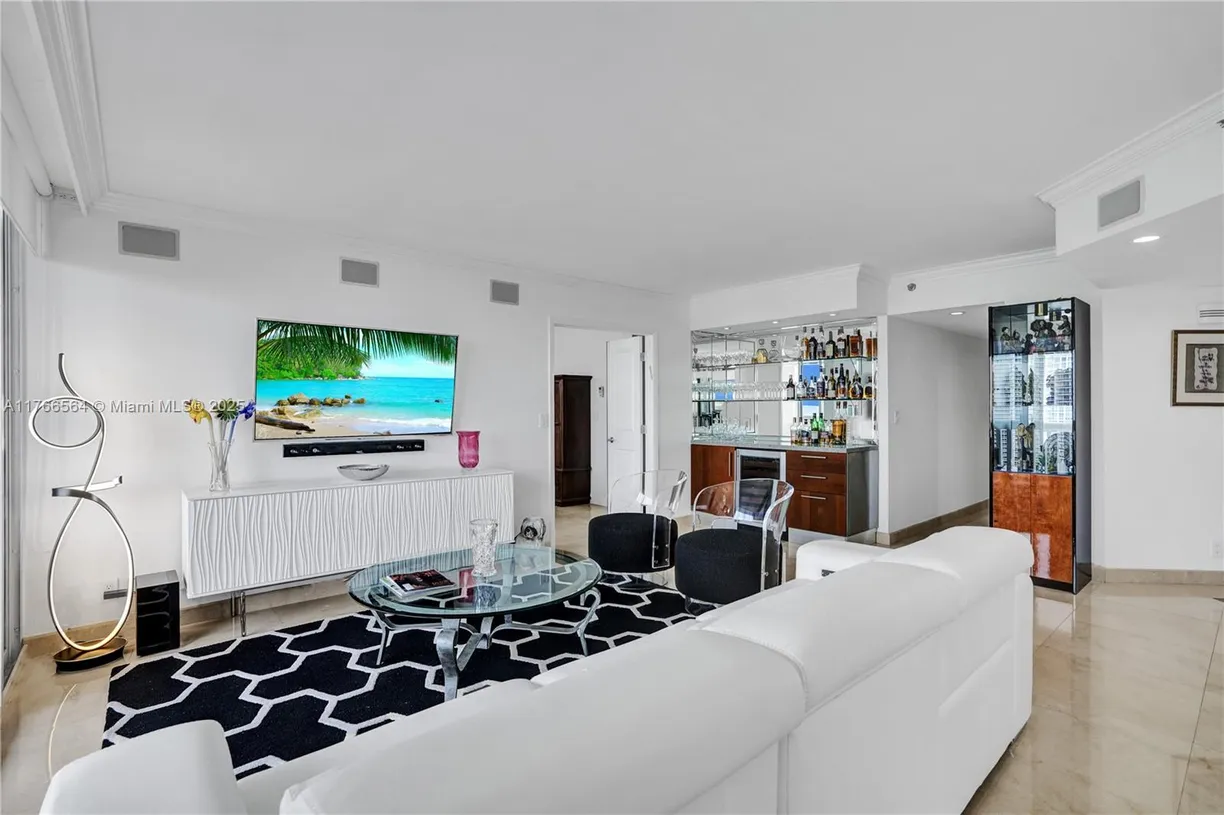South Florida Real Estate | View 1000 Island Blvd, 2107 | 3 Beds, 2 Baths
