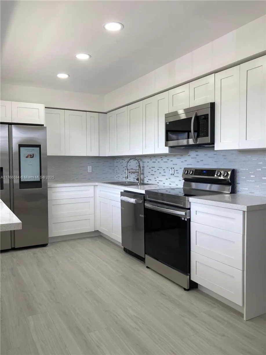 South Florida Real Estate | View 804 Cypress Blvd, 407 | Listing