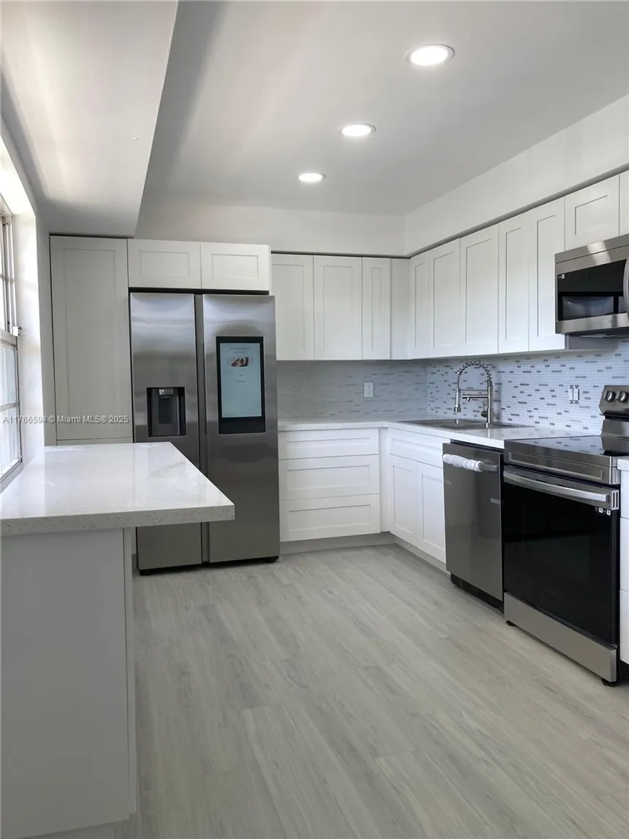 South Florida Real Estate | View 804 Cypress Blvd, 407 | Listing
