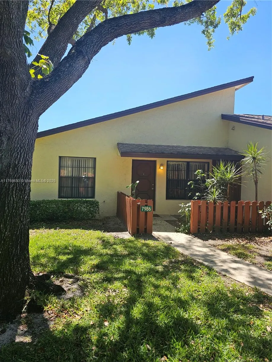 South Florida Real Estate | View 7986 SE Villa Cir, 7986 | 2 Beds, 2 Baths