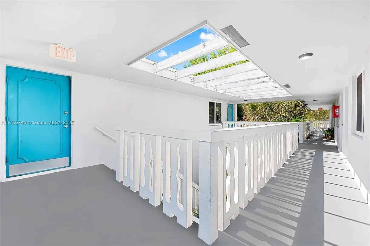 South Florida Real Estate | View 2616 NE 14 Ave, 6 | 1 Bed, 1 Bath