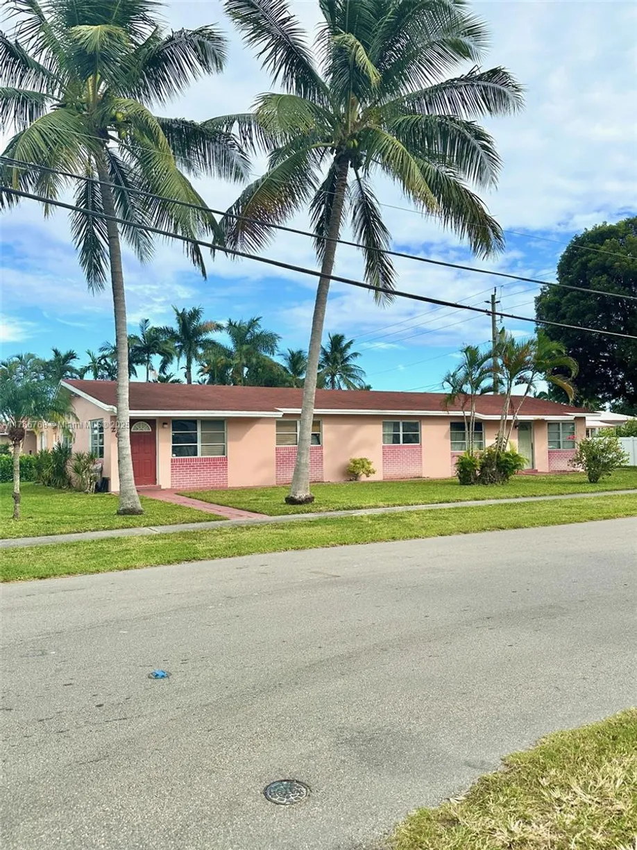 South Florida Real Estate | View 202 SE 3rd Pl, 2 | 3 Beds, 2 Baths