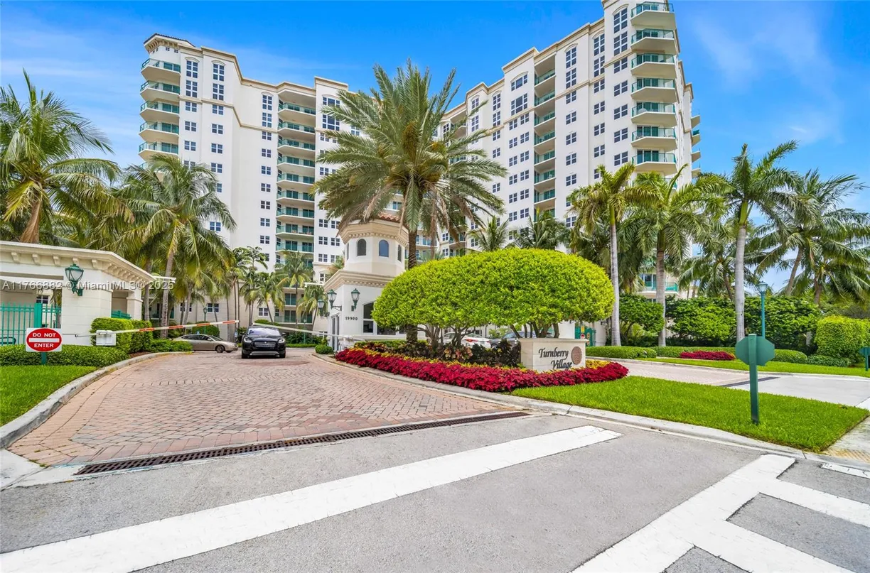 South Florida Real Estate | View 20000 E Country Club Dr, 911 | 3 Beds, 3 Baths