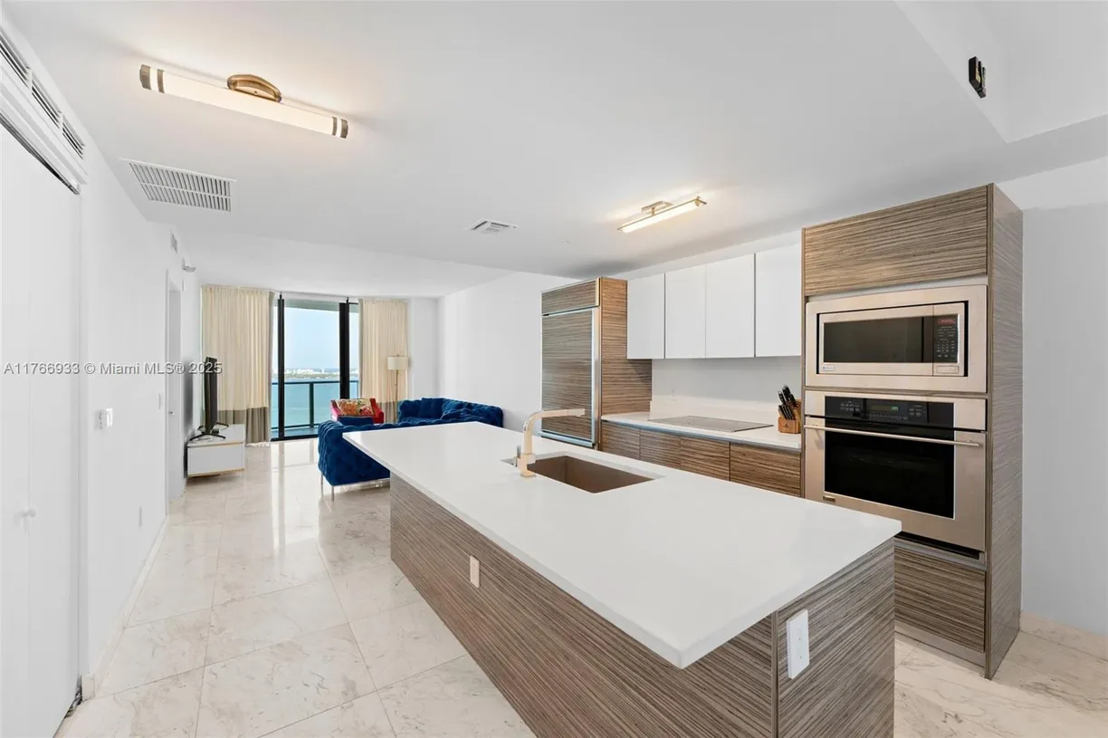 South Florida Real Estate | View 460 NE 28th St, 3407 | Listing