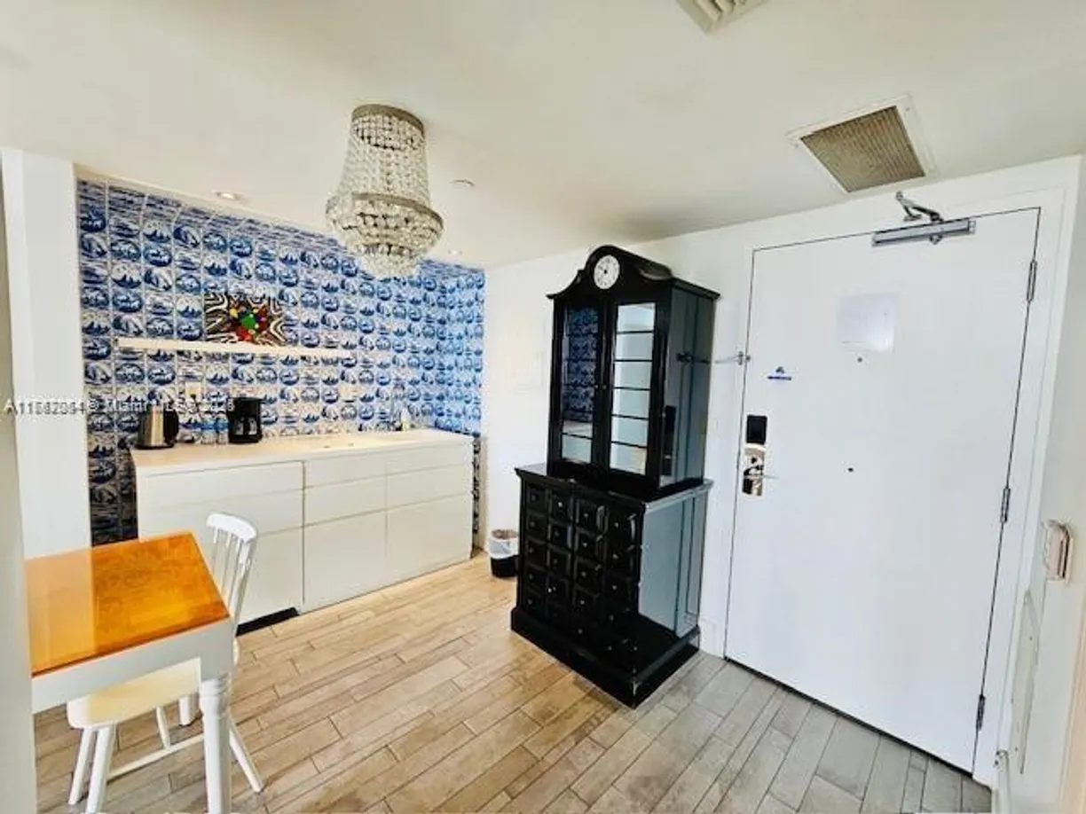 South Florida Real Estate | View 1100 West Ave, 1515 | Listing