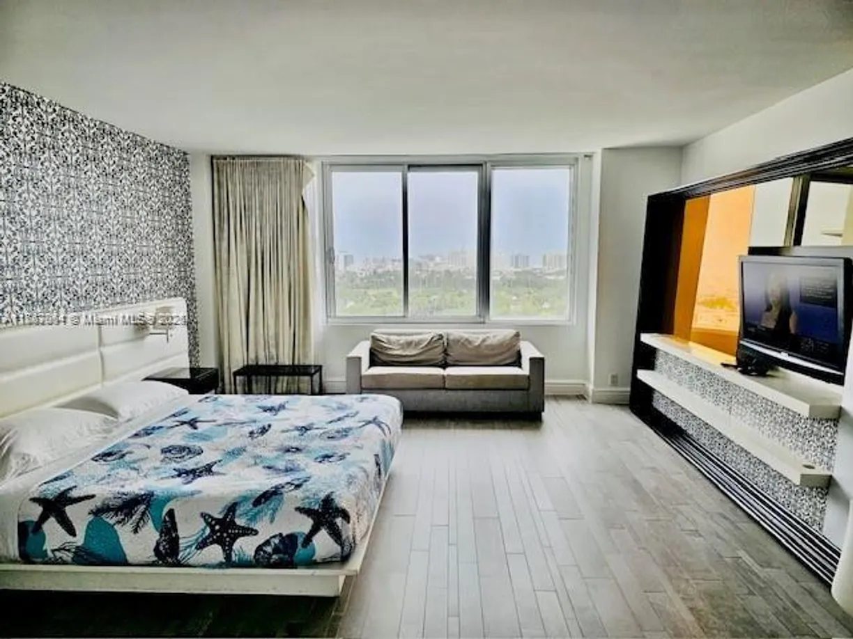South Florida Real Estate | View 1100 West Ave, 1515 | 1 Bath